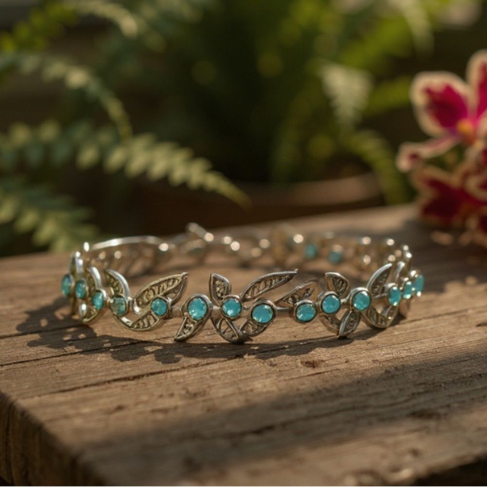 Vintage Silver Tone Leaf Bracelet with Aqua Blue Rhinestones – Mid Century